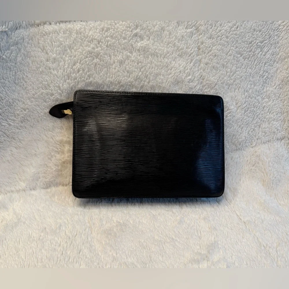 Vintage 2000 Louis Vuitton Epi Leather Clutch